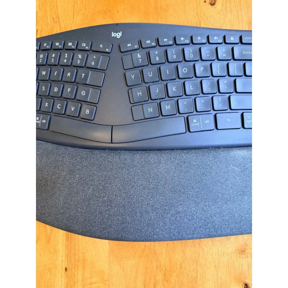 Logitech Ergo K860 Wireless Ergonomic Keyboard Graphite YR0072 Bluetooth USB
